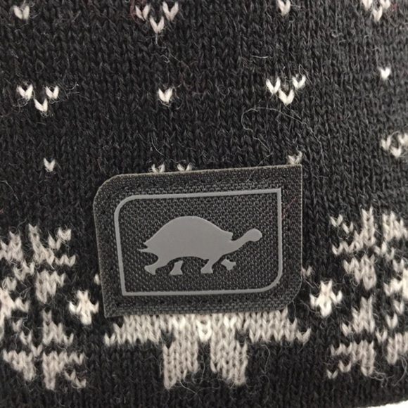 Turtlefur - ‘Snowflakes’ Beanie. Black/White. NWT. - Picture 2 of 4